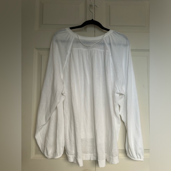 We the Free Acadia white long sleeve Henley high low top size small - Picture 8 of 8